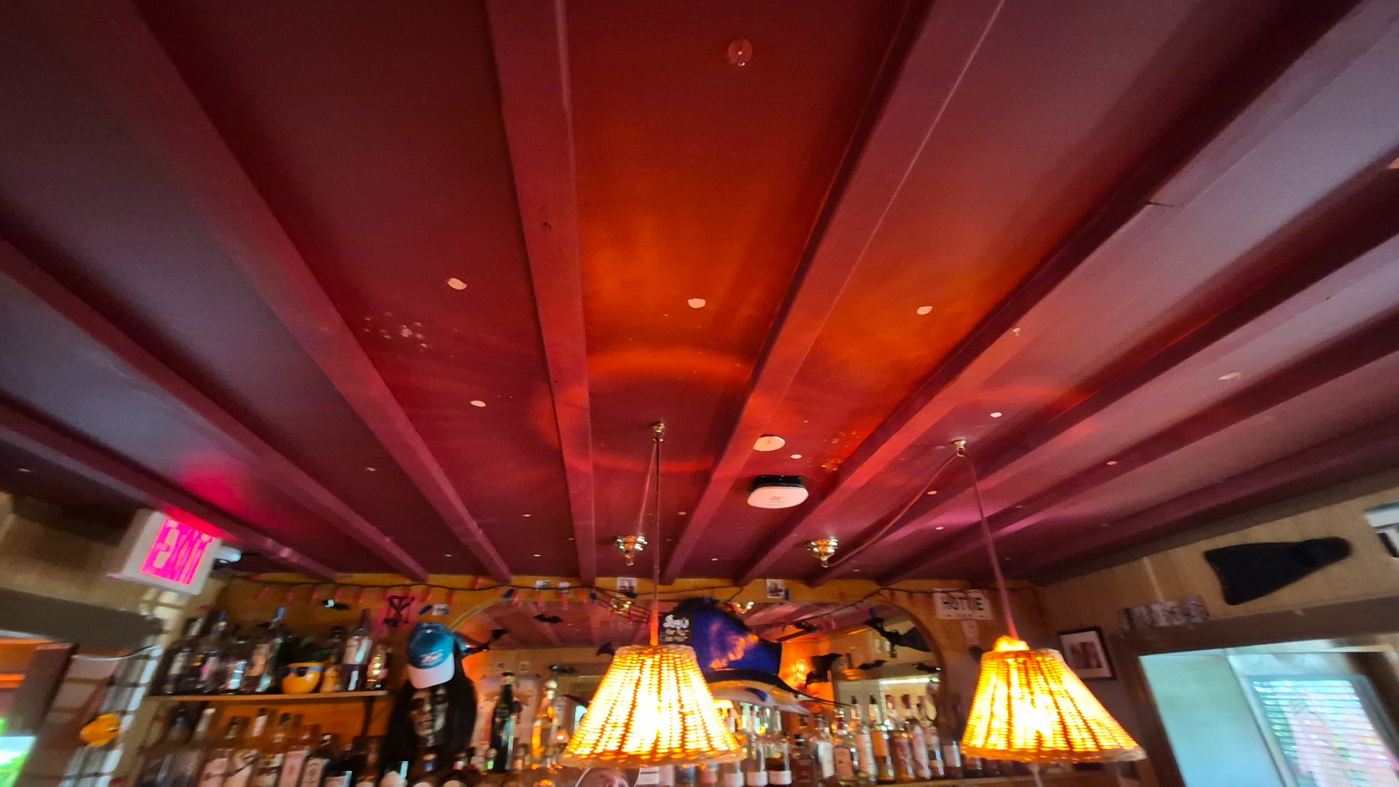 Maracari Holiday Bar